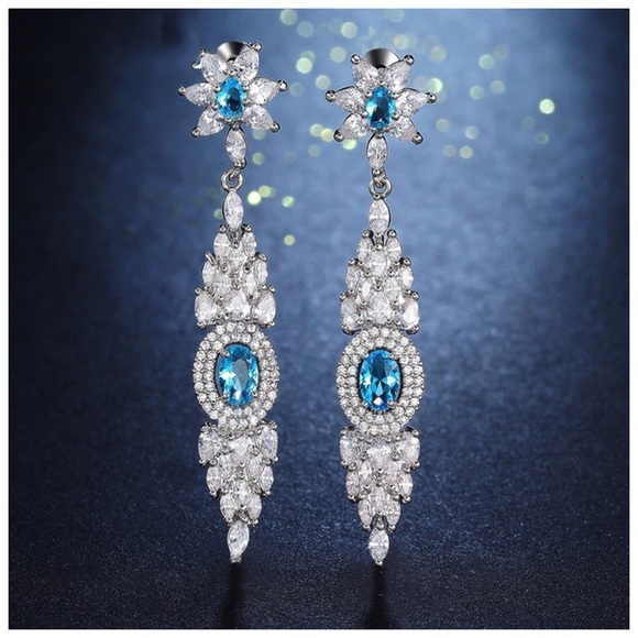 Swarovski Crystals The Starlette Earrings - Picture 4 of 5